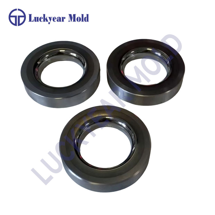 ما هي خصائص يموت كربيد؟